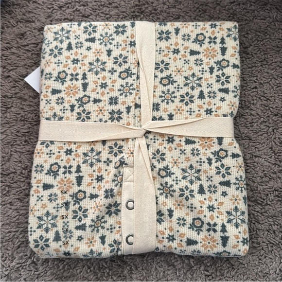 American Eagle Outfitters Floral Waffle Onesie XS NWT - Picture 7 of 7